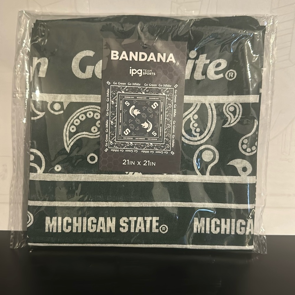 Michigan State bandana